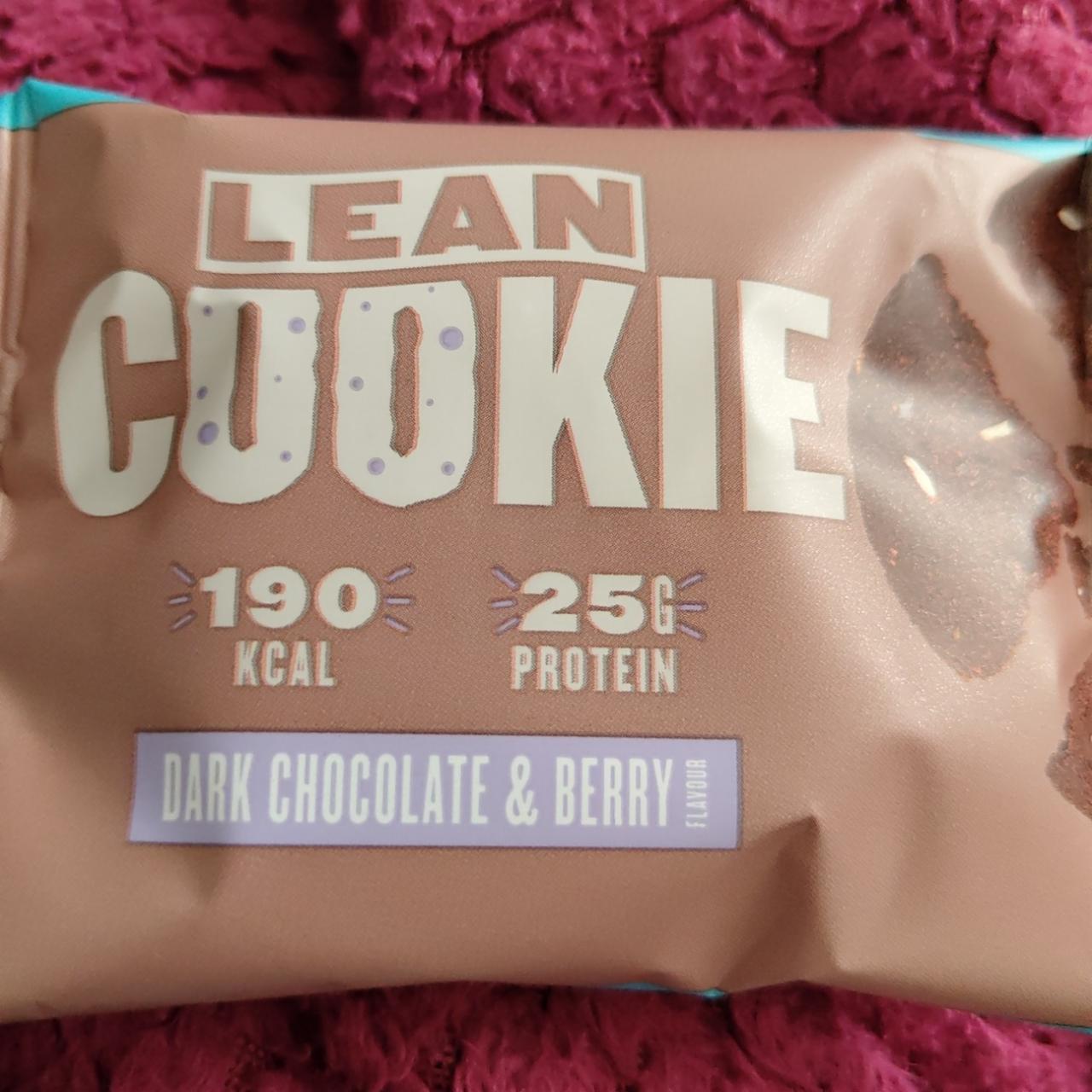 Fotografie - Lean Cookie Dark chocolate & Berry Myprotein