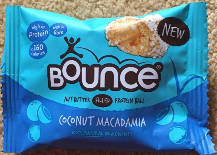 Fotografie - Coconut & Macadamia Protein Ball Bounce