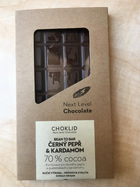 Fotografie - tmavá čokoláda černý pepř & kardamon 70% cocoa Choklid