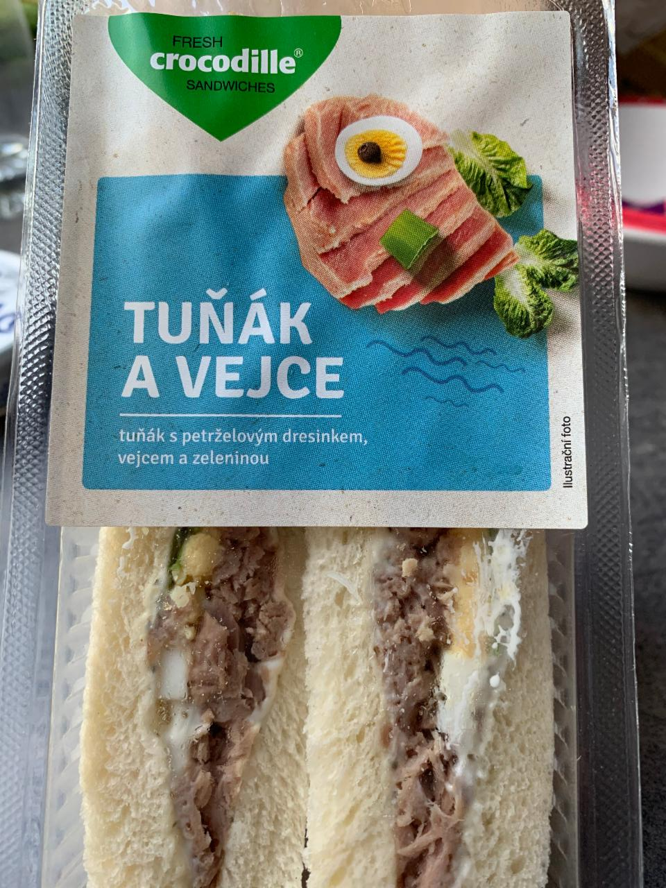 Fotografie - sendvič s tuňákem a vejcem Crocodille