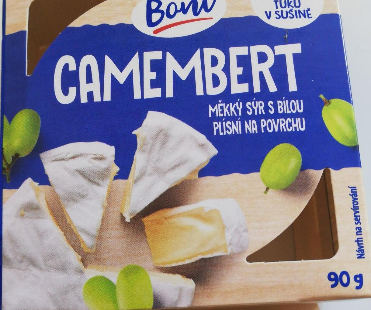 Fotografie - Camembert měkký sýr s bílou plísní na povrchu Boni