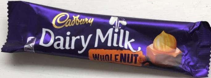 Fotografie - Chocolate Whole Nut Cadbury