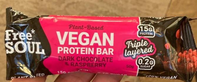 Fotografie - Vegan Protein Bar Dark Chocolate & Raspberry Triple layered