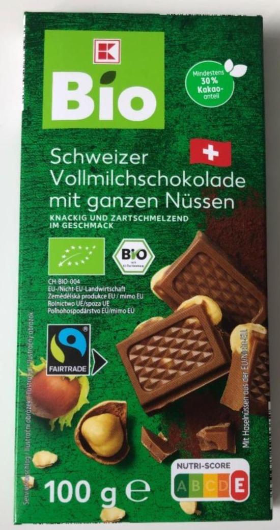 Fotografie - Schweizer vollmilchschokolade mit ganzen Nüssen K-Bio