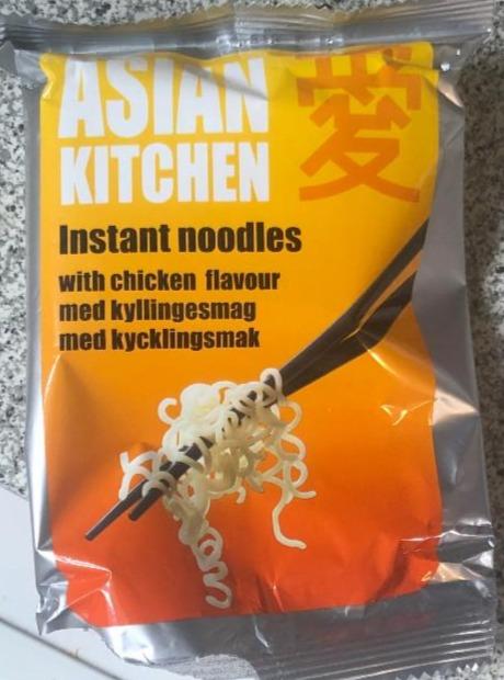 Fotografie - Asian Kitchen Instant noodles with chicken flavour