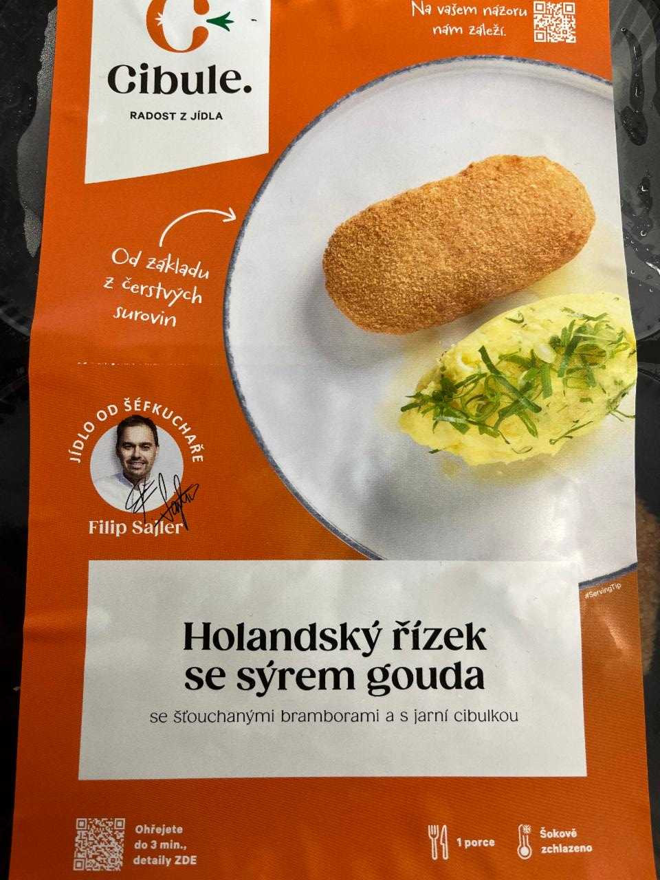 Fotografie - Holandský řízek se sýrem gouda, šťouchané brambory s jarní cibulkou Cibule. Radost z jídla