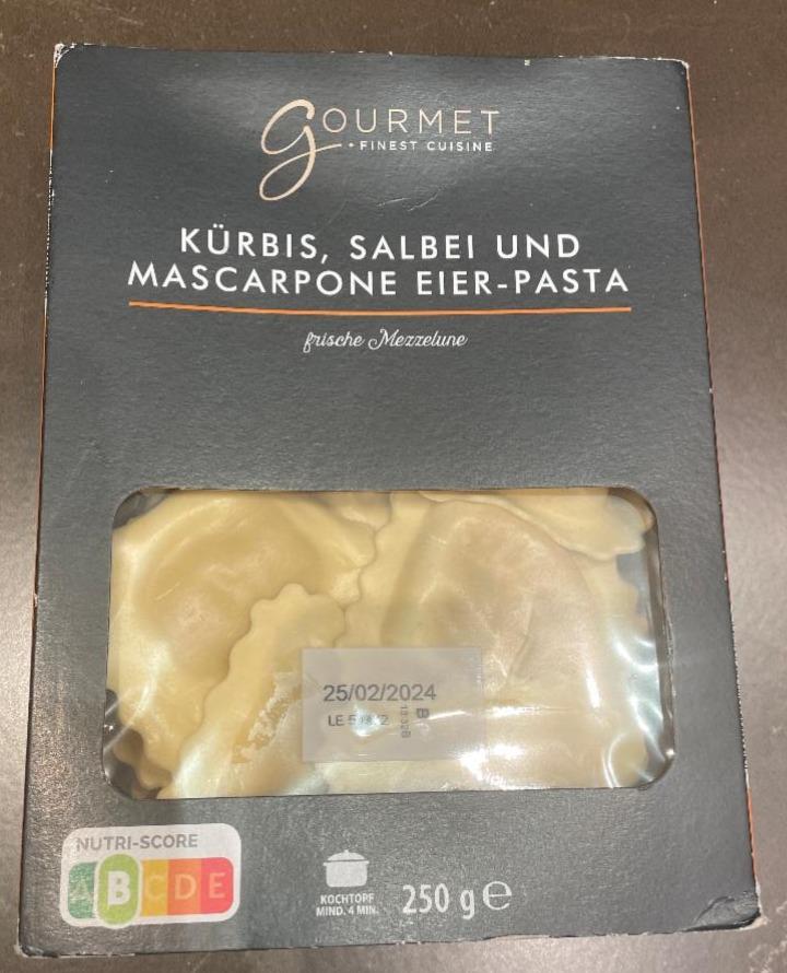 Fotografie - Kürbis, Salbei und Mascarpone Eier-Pasta Gourmet finest cuisine