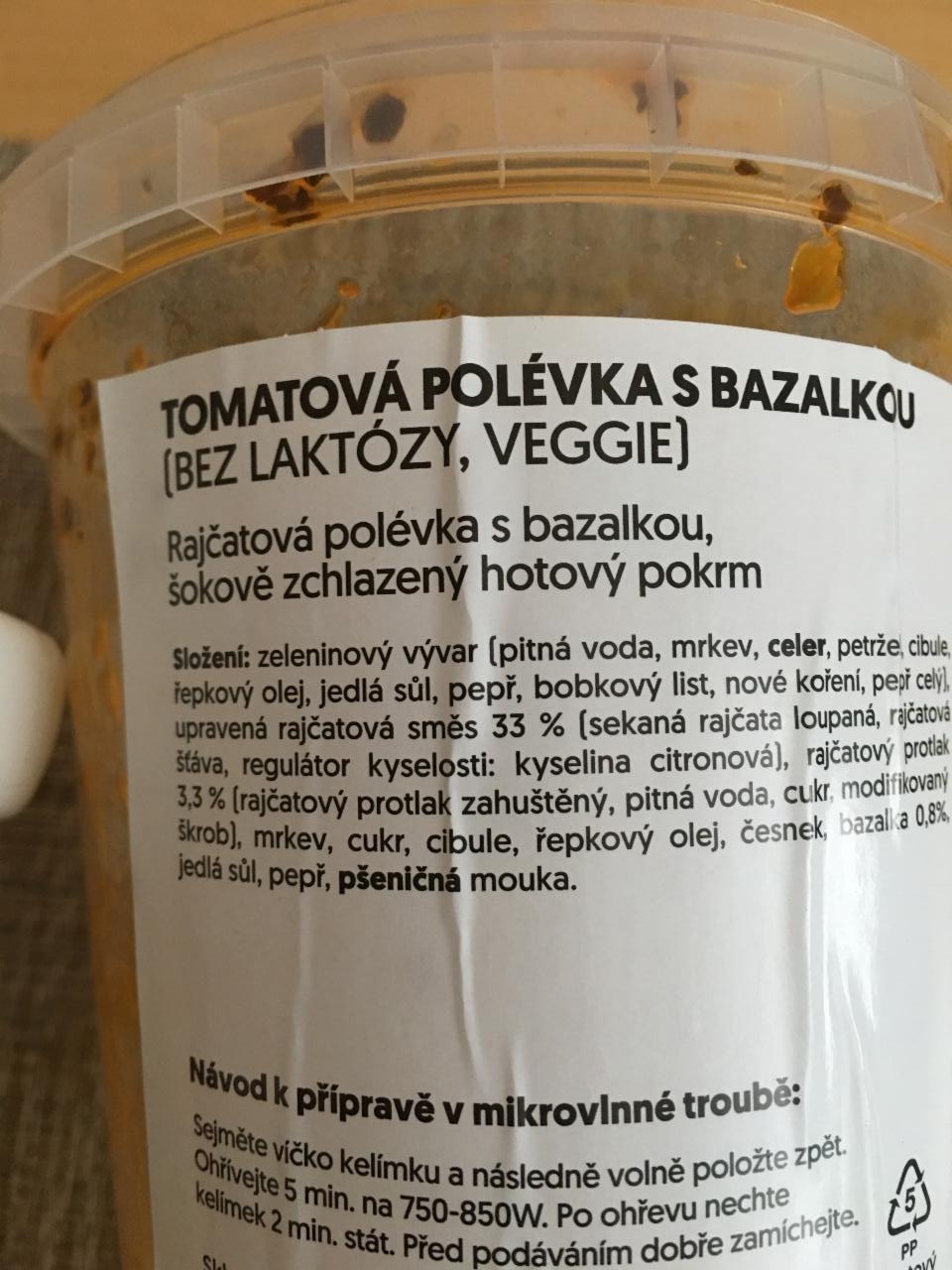 Fotografie - Tomatová polévka s bazalkou Rohlik.cz