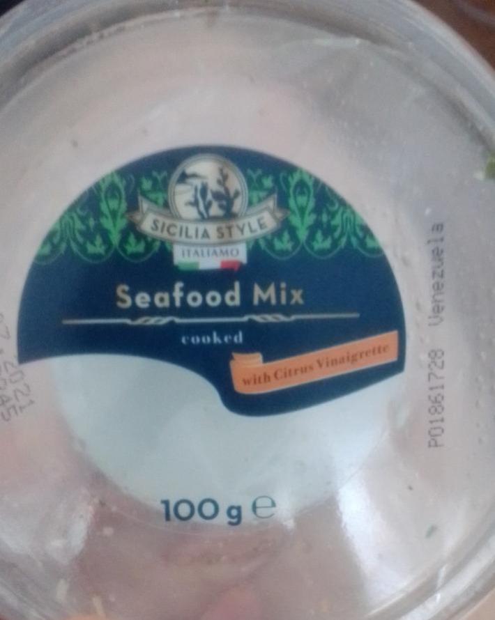 Fotografie - Seafood Mix - Salát s vařenými mořskými plody s citrusovou zálivkou Italiamo