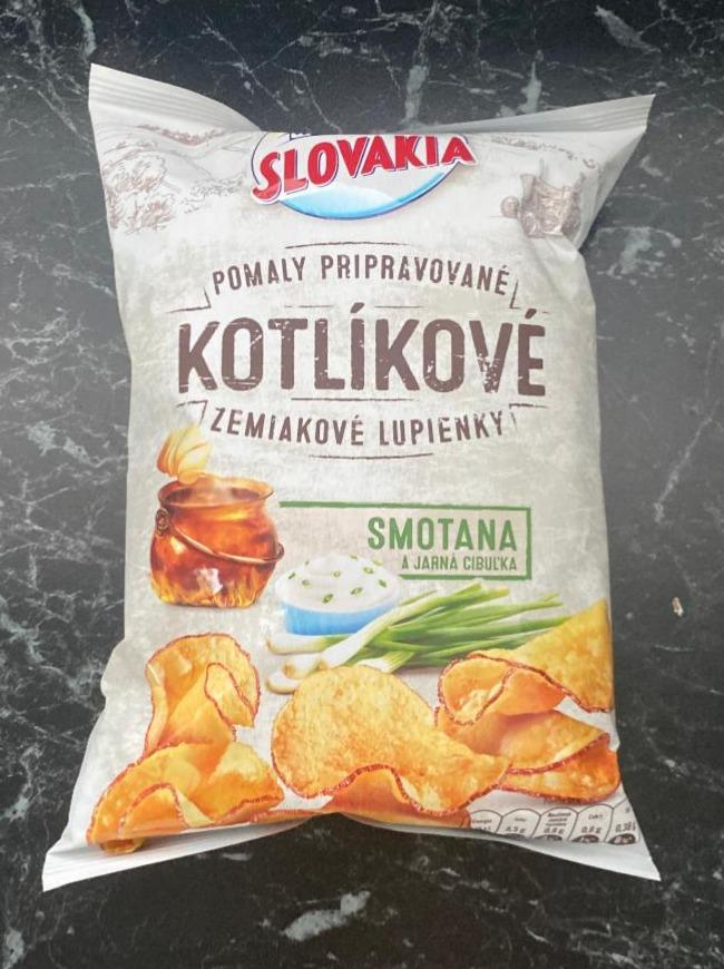 Fotografie - Kotlíkové zemiakové lupienky Smotana a jarná cibulka Slovakia