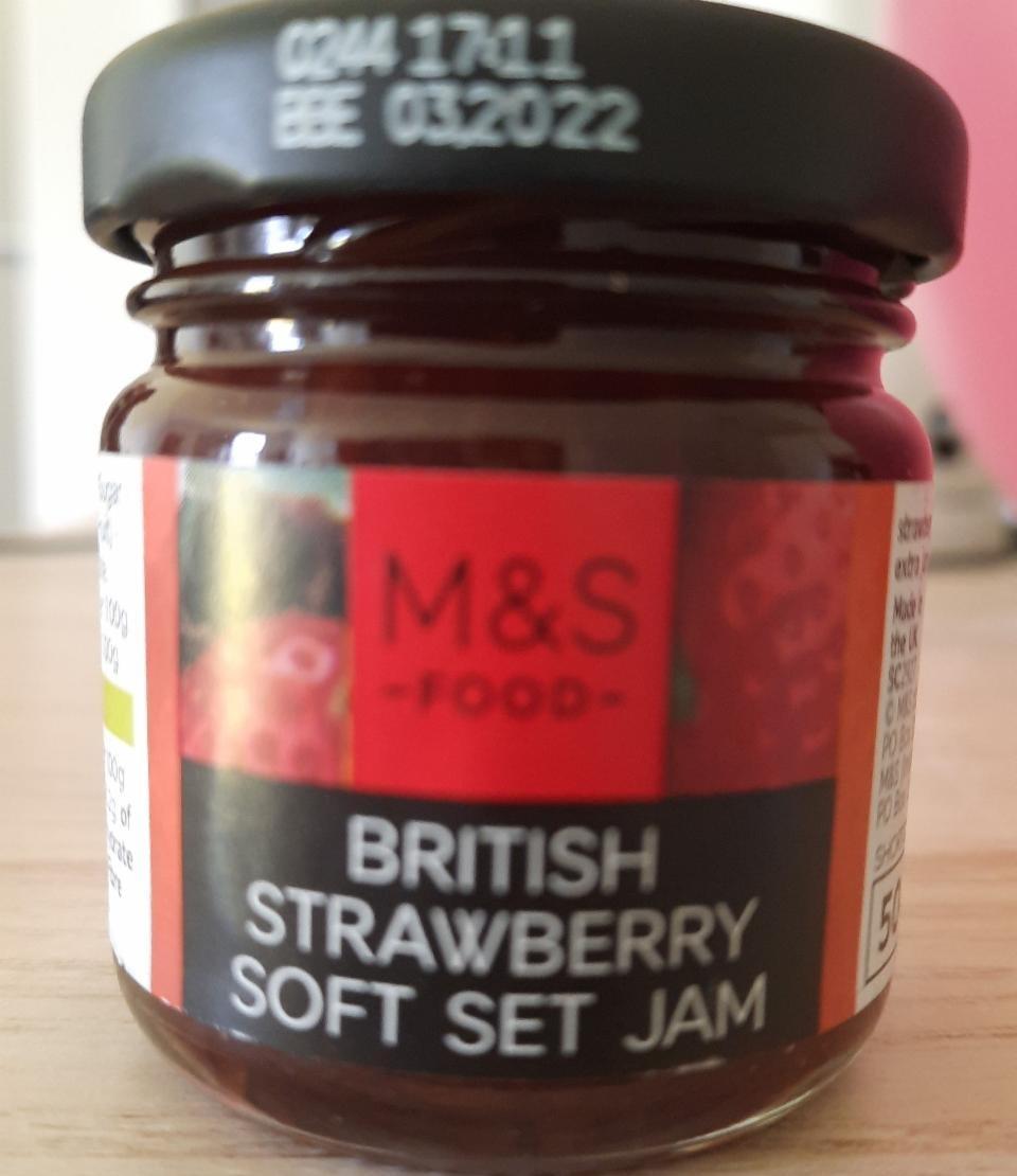 Fotografie - British Strawberry Soft Set Jam M&S Food