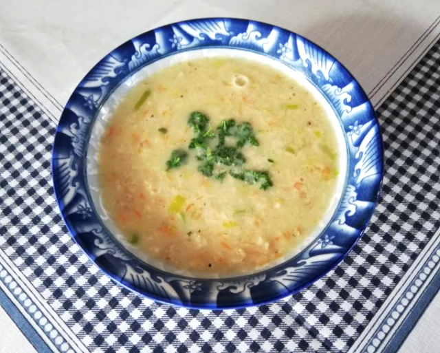 Fotografie - zeleninová polévka s ovesnými vločkami