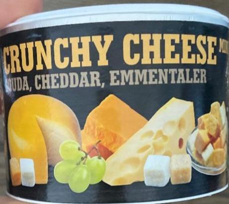 Fotografie - Crunchy cheese gouda, cheddar, emmentaler (mix křupavých sýrů: gouda, čedar, ementál) Mixit