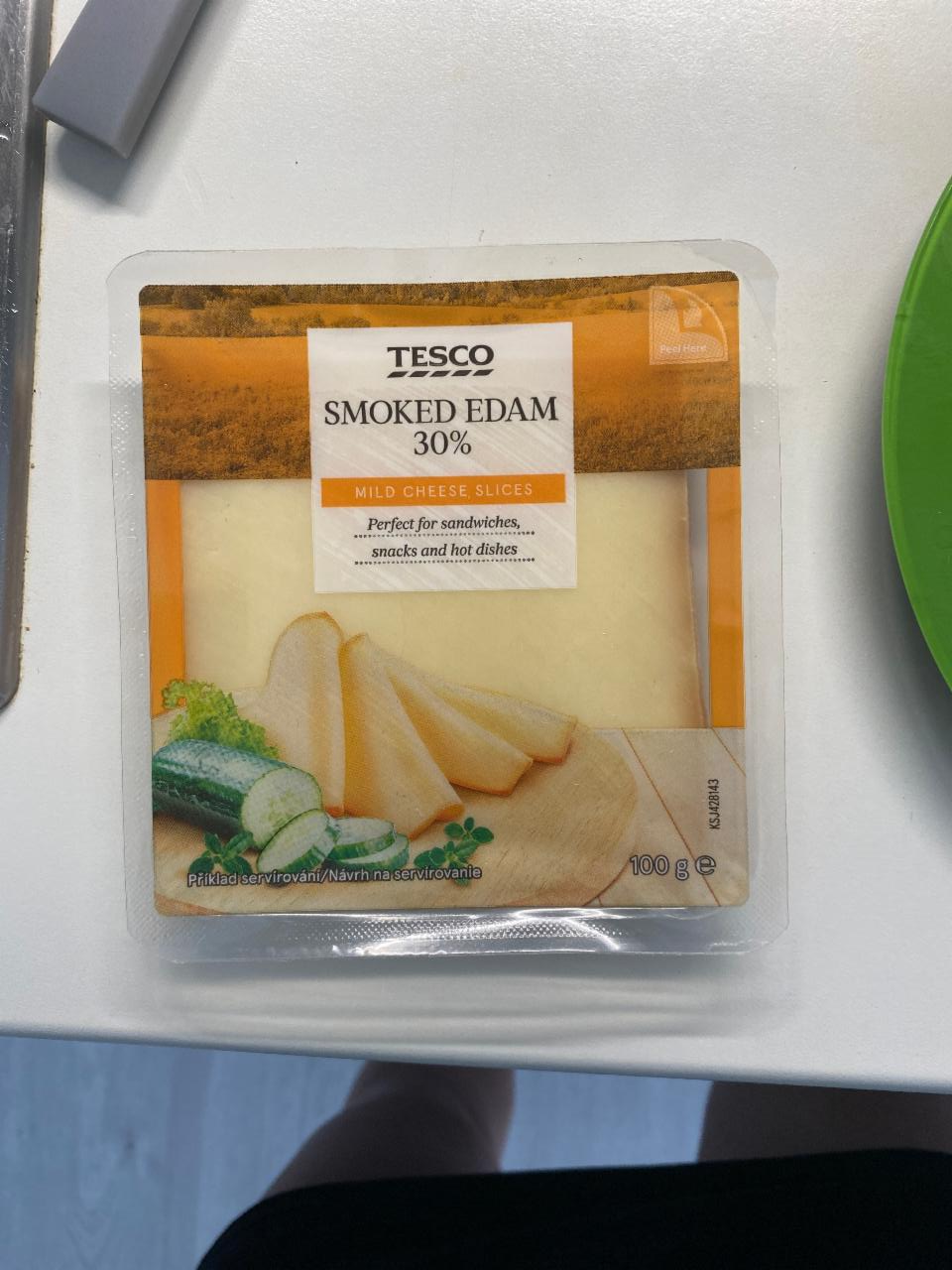 Fotografie - Smoked edam 30% mild cheese slices Tesco