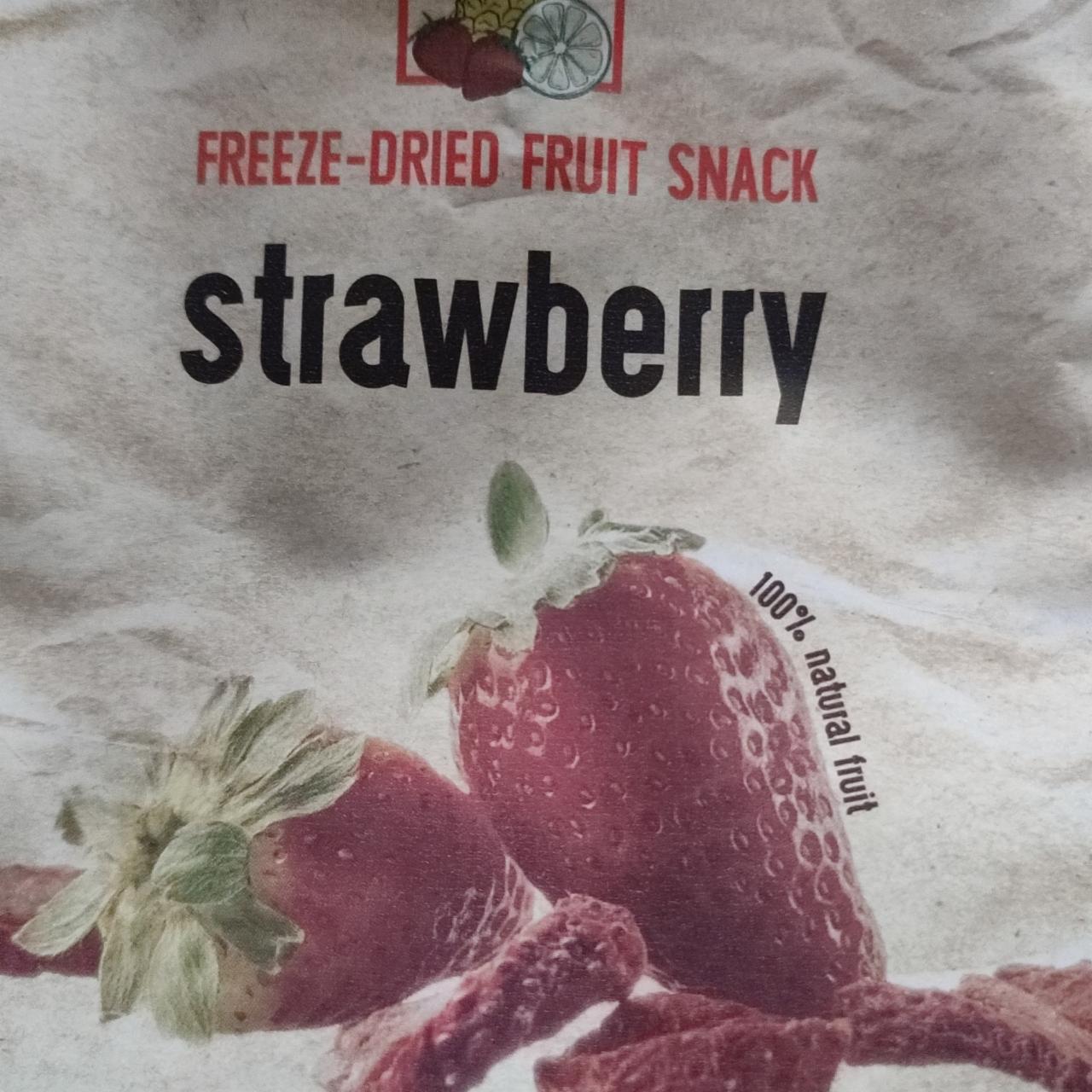 Fotografie - Freeze-dried Fruit snack strawberry
