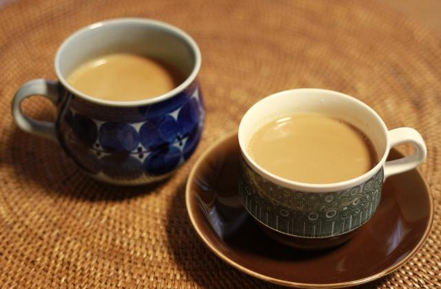 Fotografie - čaj černý s mlékem a cukrem
