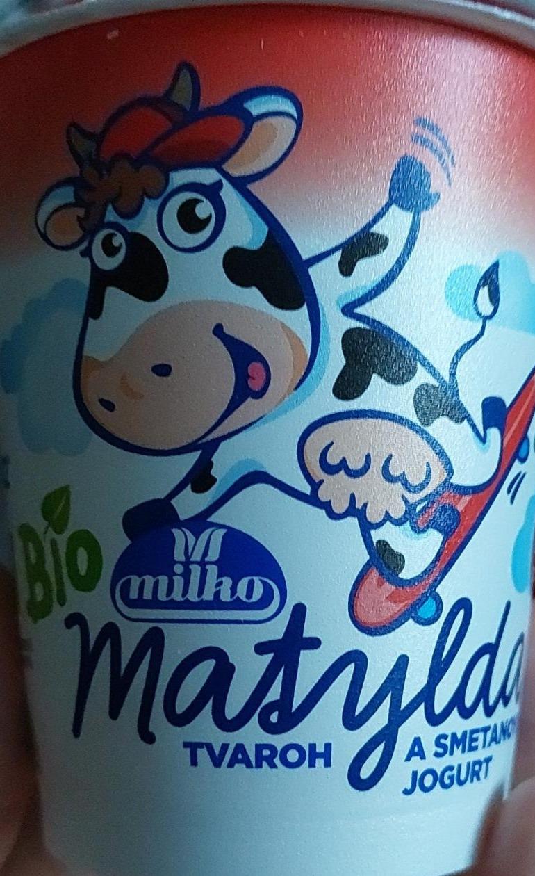 Fotografie - Matylda Bio tvaroh a smetanový jogurt jahodová Milko