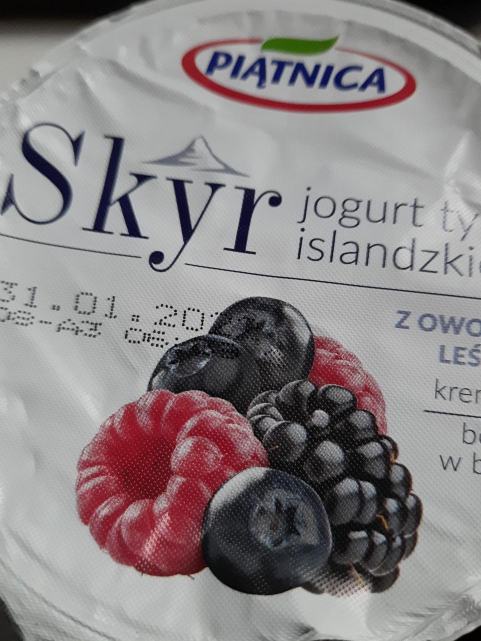 Fotografie - Jogurt typu islandzkiego z owocami leśnymi Piątnica