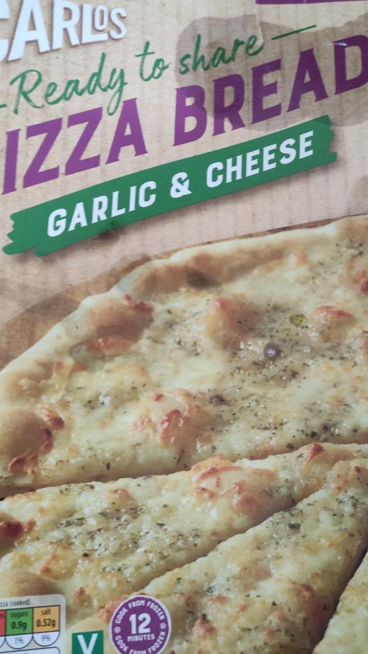 Fotografie - Carlos ready to share pizza bread Garlic Scheese Aldi