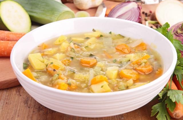 Fotografie - polévka zeleninová mrkev,celer,petržel,brambory máslo,bujon