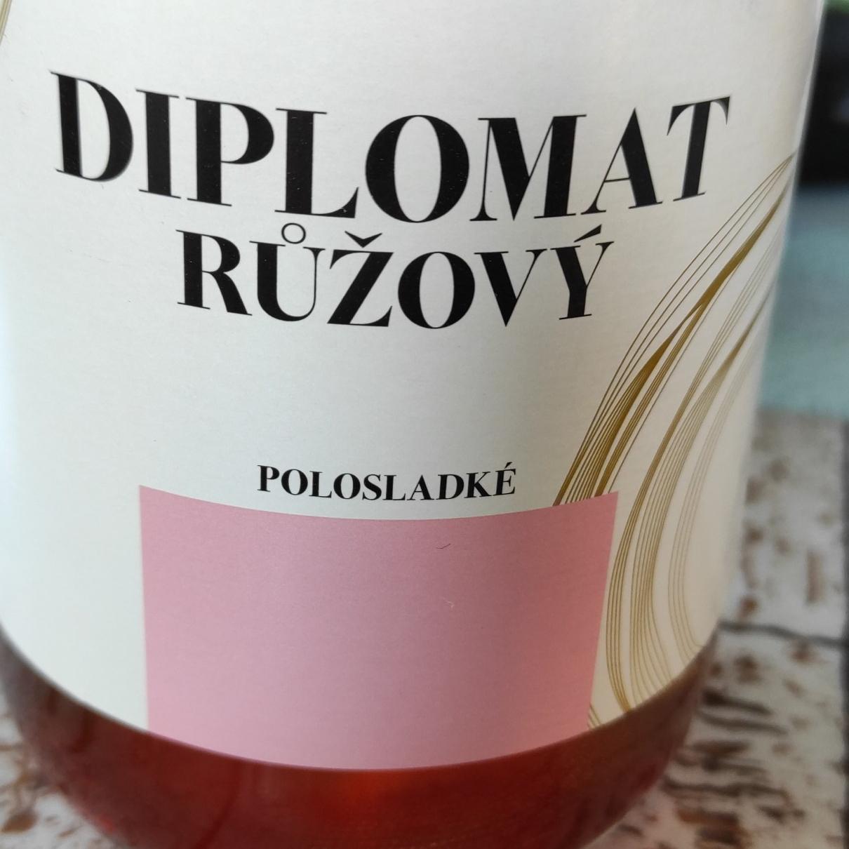 Fotografie - Diplomat růžový víno polosladké