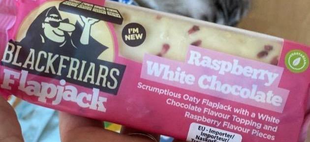 Fotografie - Raspberry white chocolate flapjack Blackfriars