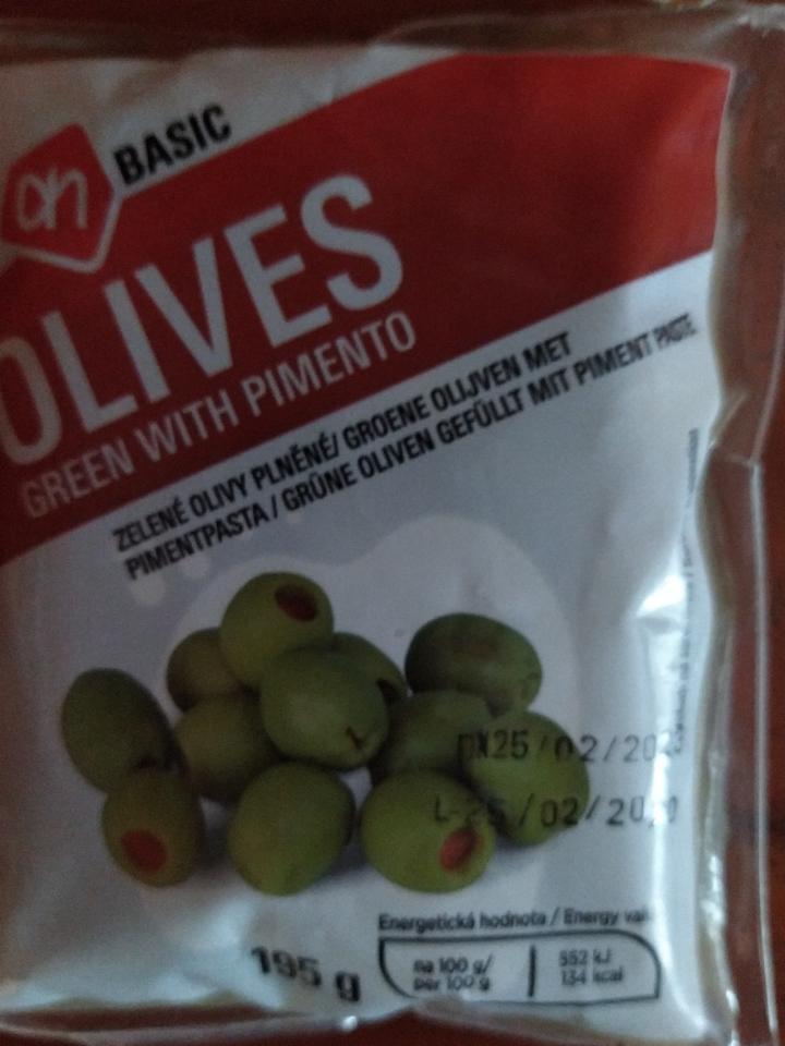 Fotografie - Zelené olivy plněné paprikovou pastou AH Basic