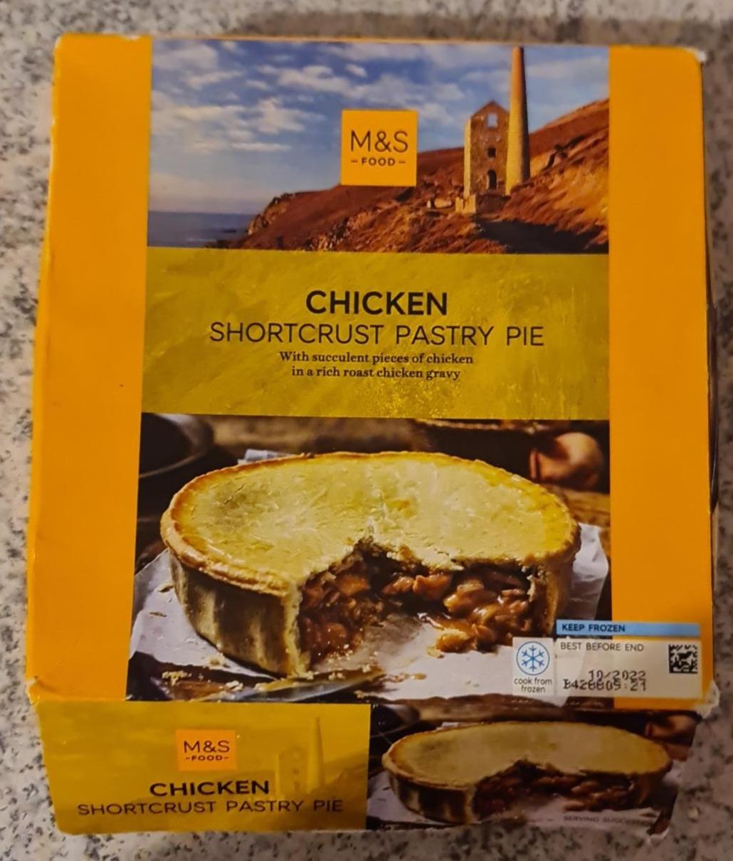 Fotografie - Chicken shortcrust pastry pie M&S Food