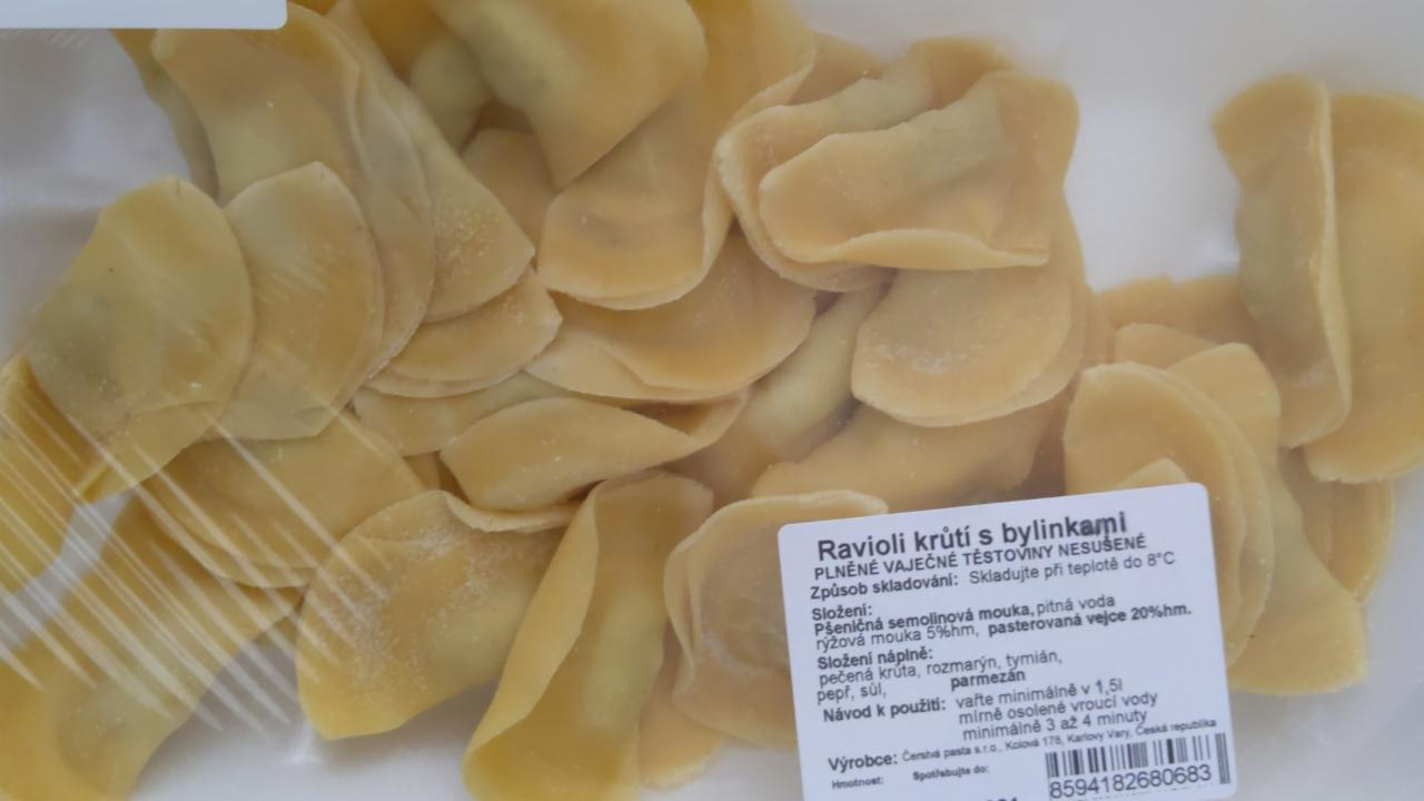 Fotografie - Ravioli krůtí s bylinkami Čerstvá pasta