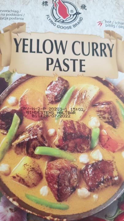 Fotografie - Yellow Curry Paste Flying Goose Brand
