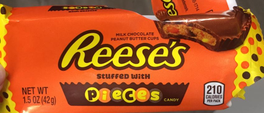 Fotografie - Peanut Butter Cups Stuffed With Pieces Reese's