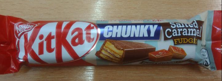 Fotografie - KitKat Chunky Salted Caramel Fudge Chocolate Bar
