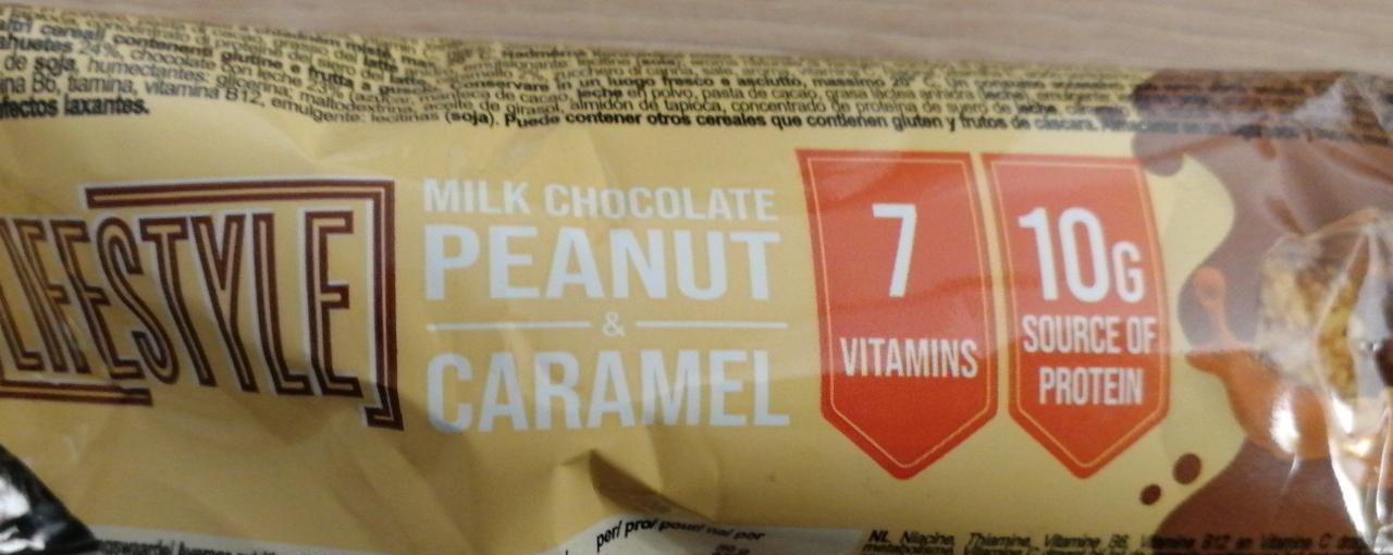 Fotografie - Peanut & Caramel Milk chocolate 10g protein Lifestyle