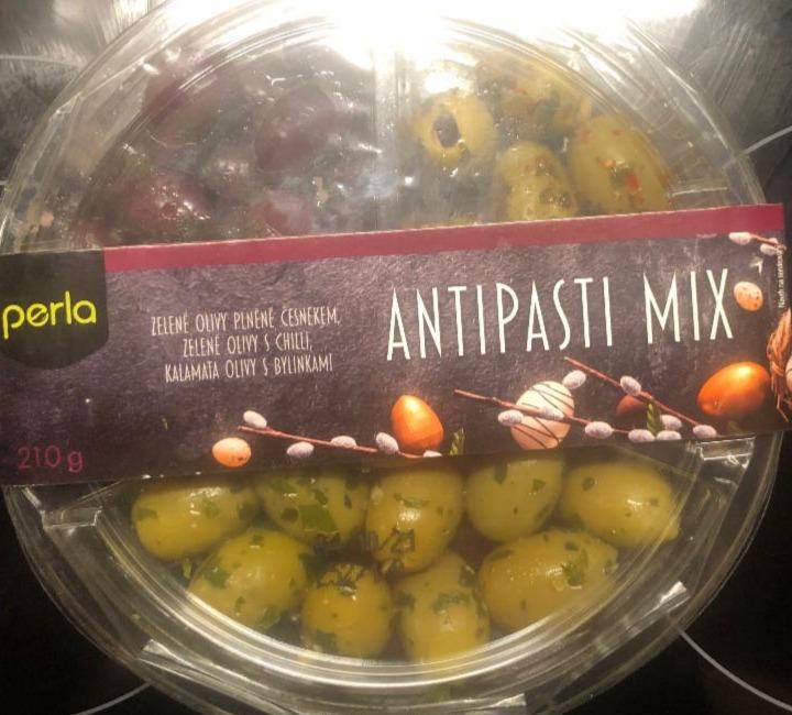 Fotografie - Antipasti mix zelené olivy česnek chilli bylinky Perla