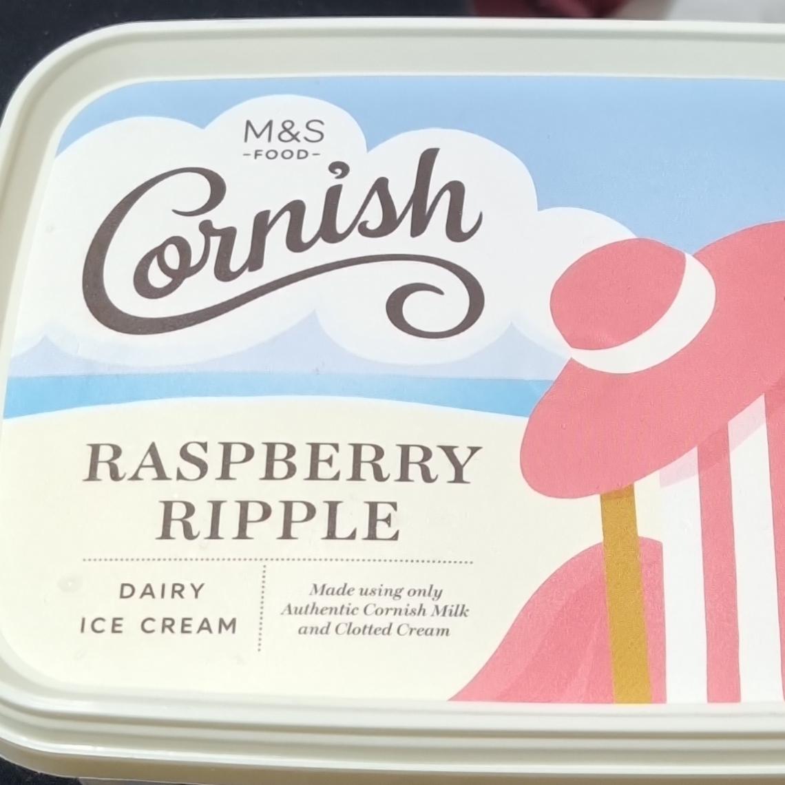 Fotografie - Cornish Raspberry ripple dairy ice-cream M&S Food