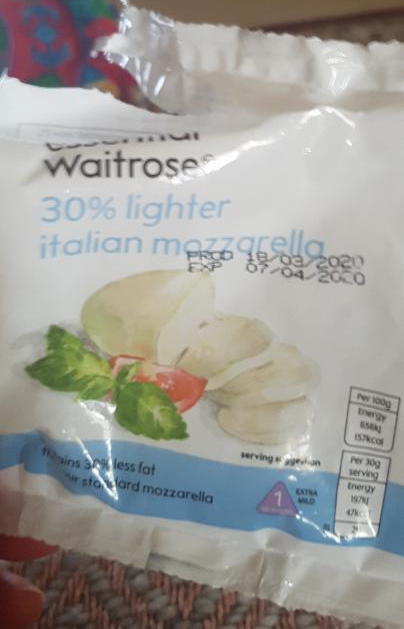 Fotografie - Italian mozzarella 30% lighter - Waitrose