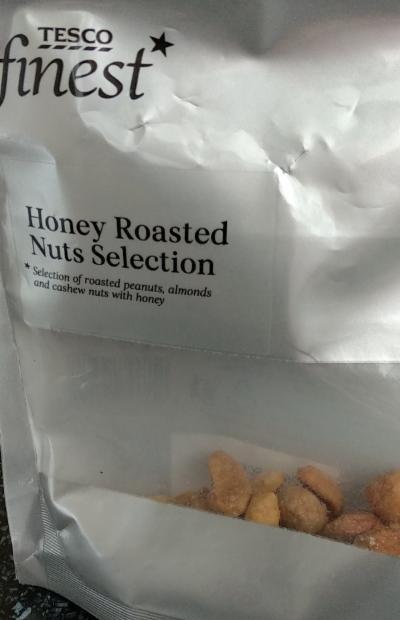 Fotografie - honey roasted nuts selection - Tesco Finest