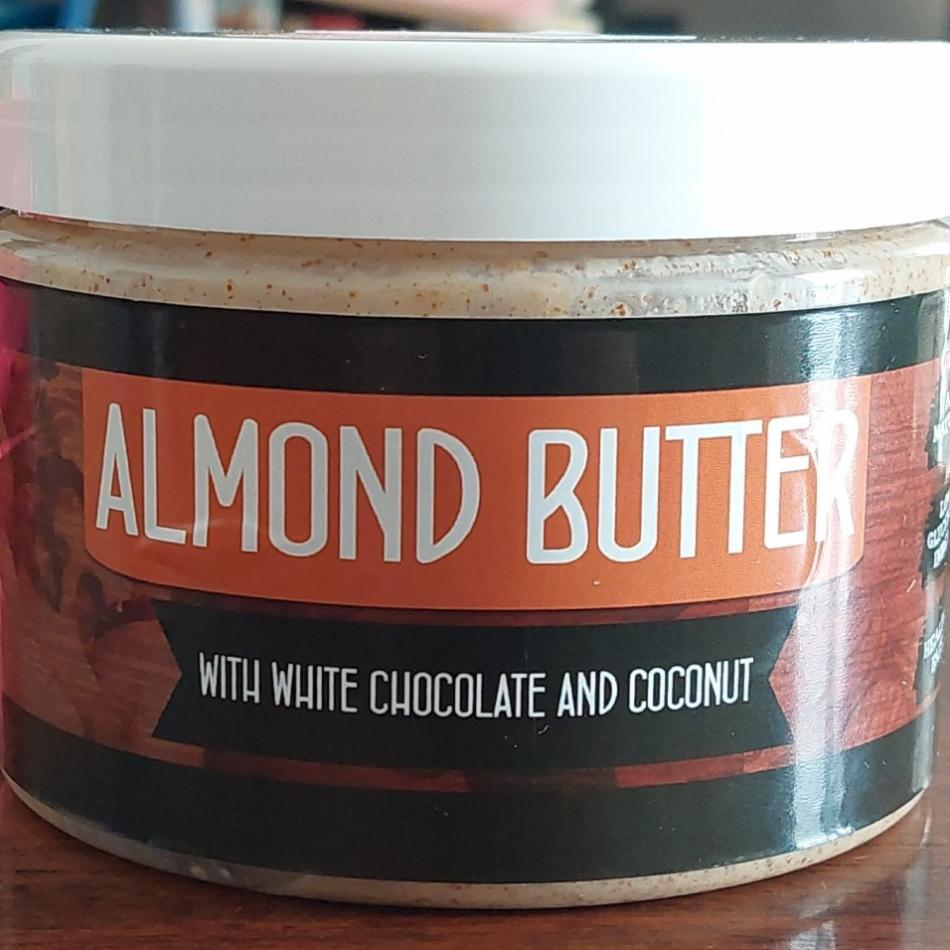 Fotografie - Almond butter with white chocolate and coconut Titanus