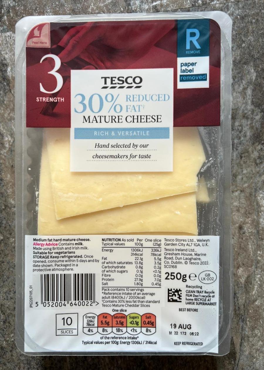 Fotografie - 30% Reduced Fat Mature Cheese Slices Tesco