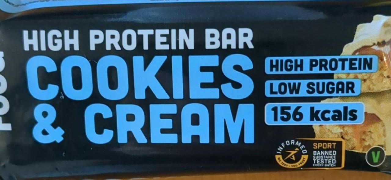 Fotografie - High Protein Bar Cookies & Cream MuscleFood