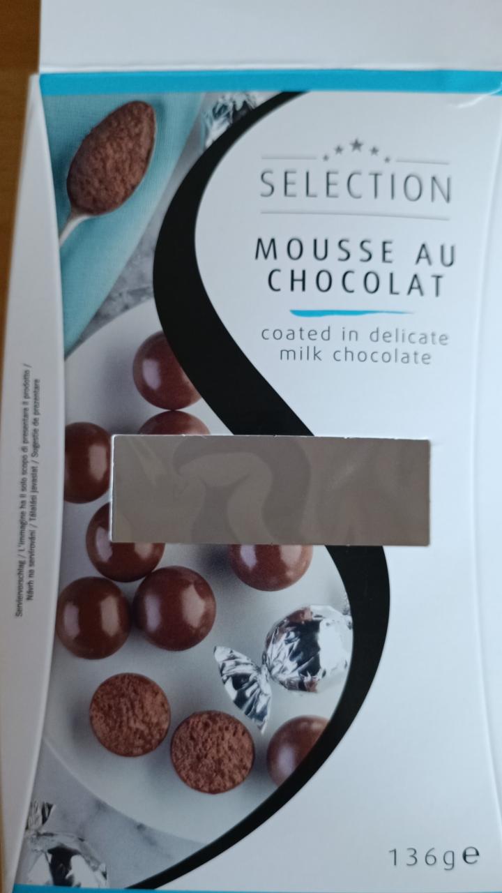 Fotografie - Mousse au Chocolat coated in delicate milk chocolate