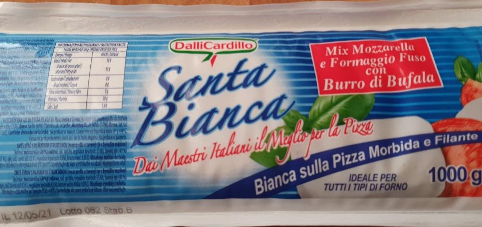Fotografie - Směs sýrů mozzarella a tavený sýr s buvolím máslem Santa Bianca