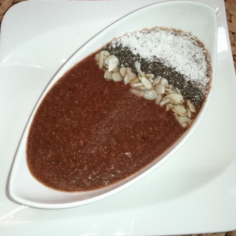 Čokoládová smoothiebowl s datlemi