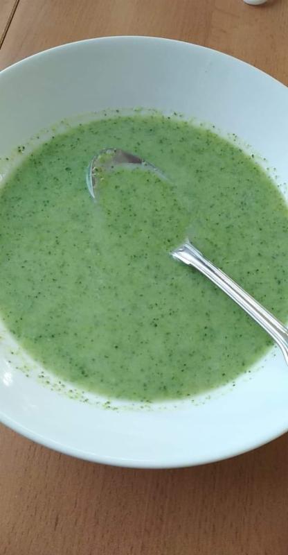 Brokolicová polévka (bez smetany)